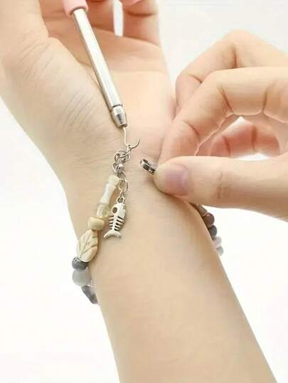 1 Piece Bracelet Wearing Aid, Odorless, Battery Free - Simple Jewelry And Necklace Hook Wearing Tool, Fashionable Metal Accessories, Simple Beauty And Personal Care Styling Tool(Long/Short Scalable),Cheap,Stocking Stuffers,Makeup,Makeup Tools,Cheap Stuff,Gifts,Gifts For Women,Christmas Gifts