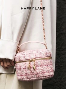 Túi đeo vai nữ HAPPY LANE bằng vải tweed mềm mại, chất liệu len, kiểu dáng cổ điển, thanh lịch với quai đeo đính ngọc trai, phong cách đa năng phù hợp cho mua sắm, đi chơi, công sở và các dịp buổi tối. - Màu Hồng  San hô - Xem 3
