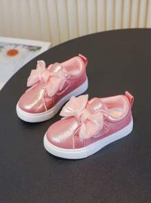 1双女童时尚可爱休闲户外平底运动鞋，适合所有季节