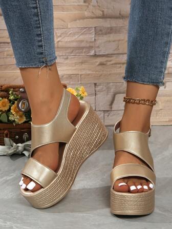 Damsandaler med tjock sula, spänne och hög klack, öppen tå, moderiktiga platåskor, enfärgade, lämpliga för sommarsemester
