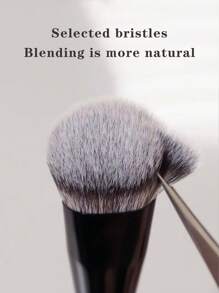 斜角化妆刷 - 适用于所有皮肤类型的液体、乳霜和粉末面部塑形。舒适的木柄，是女性理想的日常化妆礼物