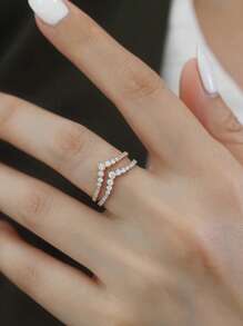 1 pièce Bague en argent sterling S925 élégante en forme de couronne avec zirconium cubique. Polyvalente, convient pour le port quotidien des dames, les bijoux de mariée, les cadeaux pour les fêtes et les occasions