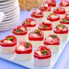 Heart Shaped Dessert Cups With Spoons Mini Plastic Dessert Shooter Cups Transparent Container Box Love Food Storage Box For Wedding Parfait, Cheesecake, Mousse, Appetizers, Jello Shot And Puddings Disposable Or Reusable (Optional 5 Pcs Spoons Set)