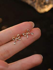 1 对蝴蝶结设计女士耳环，小众奢华简约防过敏耳环