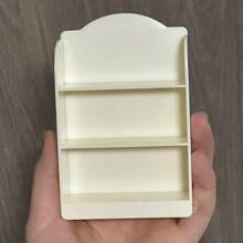 Casa de muñecas, miniatura de casa de juguete de color crema, estantería de 3 niveles, perfecta para decorar miniaturas de habitaciones y regalos, ideal para coleccionistas de 14 años en adelante - Beis - Ver 4