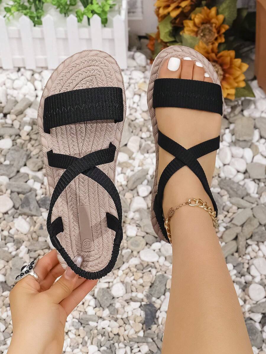女士新款夏季平底交叉带罗马凉鞋，轻便软底海滩和度假凉鞋