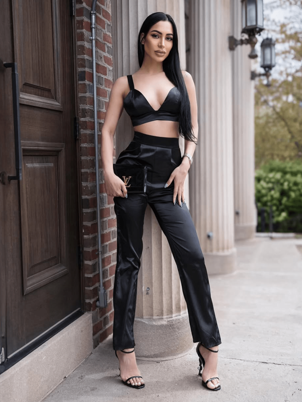 Carolina Barros 後綁帶短款緞面吊帶上衣和高腰長褲