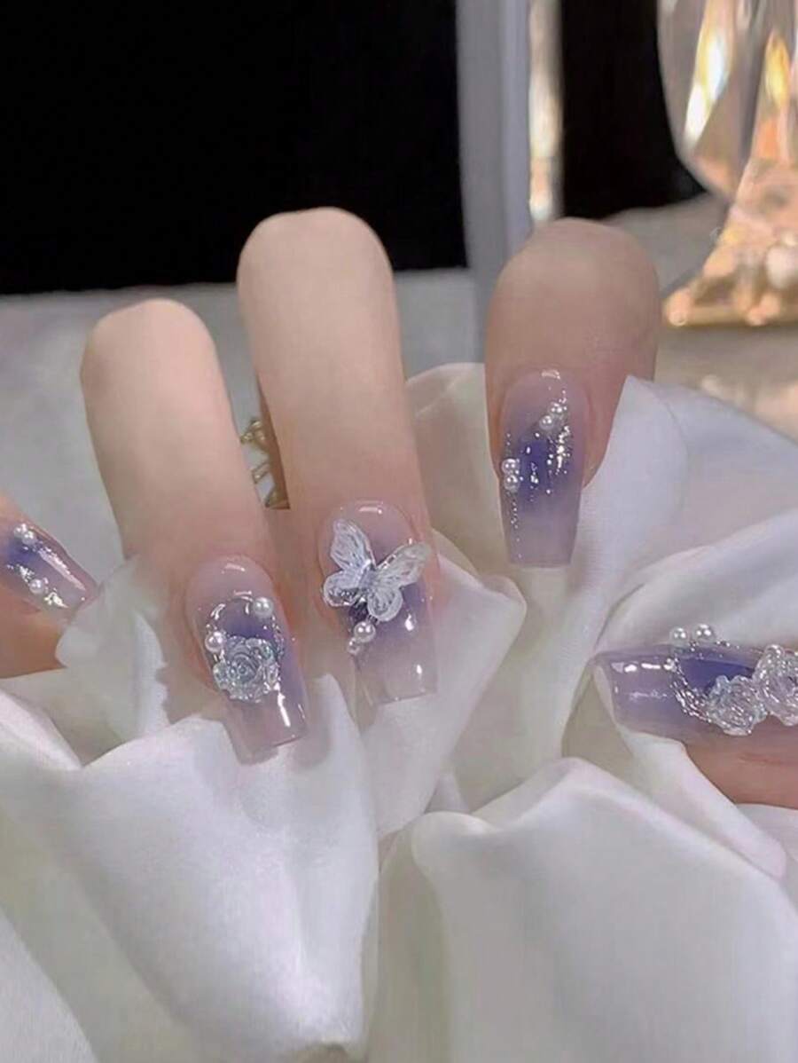 Y2K Làm nổi bật vẻ ngoài của bạn 24 chiếc ngọc trai làm móng tay xuyên thấu băng giá cỡ trung bình móng tay quan tài siêu bóng ấn vào móng tay acrylic màu xanh thời trang kiểu Pháp kim tuyến chuyển màu hình học sọc bướm hoa hồng làm đẹp nhẹ nhàng sang trọng móng tay giả với đá lấp lánh móng tay giả có thể tái sử dụng cho phụ nữ bộ nghệ thuật làm móng tay phong cách ngọt ngào, dễ thương, tối giản và thanh lịch với miếng dán móng tay giả có thể tháo rời thích hợp cho trang phục ngày lễ, tiệc tùng, bạn bè, hẹn hò, trang phục hàng ngày - Màu xanh lam - Xem 1