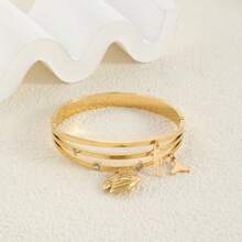 1 件女士简约金色不锈钢手镯，镶有方晶锆石，钛钢生命树设计，百搭优雅，是绝佳的礼物选择