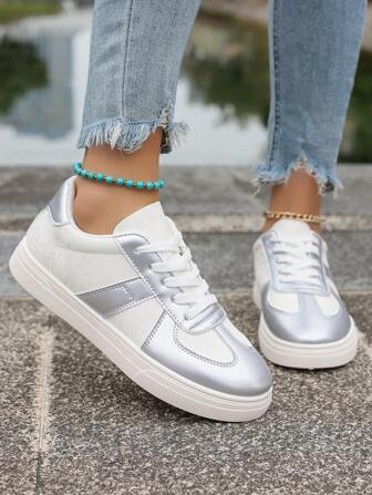 2025 年春秋季新款休闲运动鞋，舒适系带平底女鞋