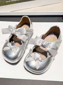 女童皮鞋 2025 年新款春秋季可爱蝴蝶结时尚公主鞋软底平底鞋 - 銀色 - 查看 5