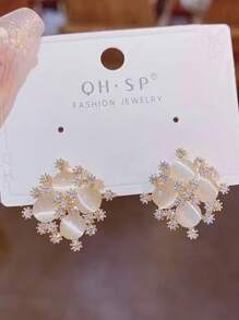 Boucles d'oreille clous élégantes et chics avec pierre en forme d'œil de chat minimaliste pour femmes, boucles d'oreilles polyvalentes et élégantes pour le bureau et le casual avec décor papillon