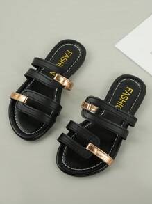 Kinderschoenen 2025 Zomer Nieuwe Mode All-In-One Ronde Neus Strandkleding Een Slip-Off Teen Platte Antislip Sandalen