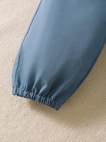 BrownBark Set casual per ragazzi: 3 pezzi con t-shirt a maniche corte tinta unita, giubbotto smanicato da esterno e pantaloni cargo casual, comodo e versatile - Blu - Visualizzare 9