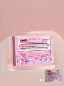 Sanrio Autorisé par Sanrio Ensemble de papeterie mignon de chien Melody Cinnamon de Sanrio. Fournitures scolaires pour garçons et filles - crayons et boîte de rangement pour crayons, gomme, taille-crayon, règle, cahier. Cadeaux pour la rentrée, Halloween, Noël (la conception et la couleur de la boîte cadeau peuvent varier selon les différents lots de production)