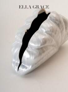 闪闪发光的云壳形亚克力晚宴包，白色和香槟金色 - 配金属链。非常适合婚礼派对、情人节、年终派对和庆祝宴会等正式场合。贴心的情人节、年终派对和庆祝宴会礼物。送礼的理想礼物 - 米色 - 查看 6