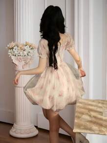 Vestido Mini Con Mangas Acampanadas,Estampado Floral En Toda La Prenda,Detalles De Lazo Y Volantes,Estilo Dulce De Verano - Rosa - Ver 2