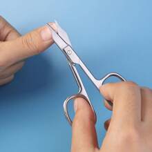 美容剪刀修剪器适用于面部毛发、修指甲、指甲、胡须、眉毛、睫毛、鼻子、耳朵、角质层，男女皆宜（1 件装） - 銀色 - 查看 2