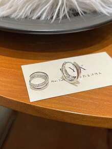 1 对精美耳环 - 时尚与优雅的完美融合