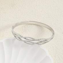 1 件女士简约金色不锈钢手镯，镶有方晶锆石，钛钢生命树设计，百搭优雅，是绝佳的礼物选择