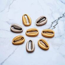 5 Pieces Of 304 Stainless Steel 18k Gold-Plated Ocean Shell Shape, Hollowed Out Pendant Pendant In The Middle, Handmade Earring Ring Pendant, DIY Accessory Pendant For Women To Wear - Shell - View 3