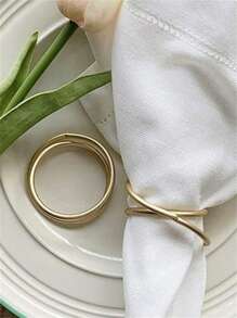 Złote metalowe pierścienie na serwetki, złoty pierścień na serwetki ze stopu cynku, kreatywny otwarty pierścień na serwetki, dekoracja stołu w restauracji w stylu zachodnim, metalowa spiralna klamra na serwetki, dodaj odrobinę wysokiej jakości tekstury do swojego stołu, minimalistyczne uchwyty na serwetki na Halloween, świąteczną kolację, dekoracje stołu, przyjęcia świąteczne, wesela i Święto Dziękczynienia