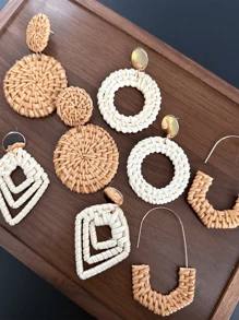 Boucles d'oreilles en rotin, boucles d'oreilles bohèmes légères à franges de forme géométrique, boucles d'oreilles pendantes en osier tressé pour femmes et cadeaux de mode de vacances