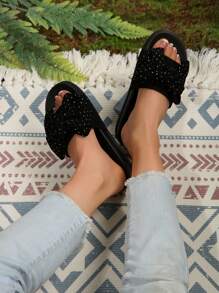 女士厚底蝴蝶结装饰加大码平底凉鞋，黑色软底休闲沙滩拖鞋