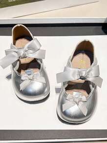 女童皮鞋 2025 年新款春秋季可爱蝴蝶结时尚公主鞋软底平底鞋 - 銀色 - 查看 3