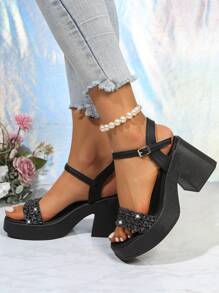 2026新款轻便厚底褶皱时尚高跟凉鞋，柔软网面材质，轻便时尚增高凉鞋，四季皆宜，大码女款轻便时尚增高凉鞋，舒适美观性感低价女凉鞋，高跟凉鞋，坡跟凉鞋，防水厚底设计，金色搭扣，尺码偏大半码，搭扣位置可调节