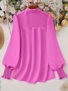 Blusa Plus Size Feminina Cor Sólida - Manga Longa, Gola Redonda, Acabamento Babado, Botão - Mistura de Poliéster e Elastano Não Elástico, Lavável à Máquina - Rosa Quente - Ver 2