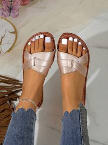 Sandalias de moda para mujeres 2025, diseño sencillo adecuado para viajes, vacaciones, playa, de fácil puesta
