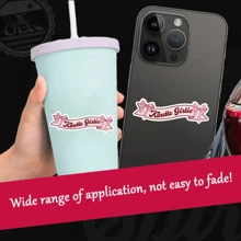 Kindle Girlie 防水乙烯基贴纸 - 粉色蝴蝶结书法设计，适用于笔记本电脑、水瓶等，贴纸 | 书法字体贴纸 | 背胶，防水贴纸，学习用品，返校季