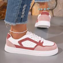 Zapatillas blancas transpirables para mujer, zapatos para primavera, modelo nuevo 2025, zapatos planos versátiles para mujer deportivos, de ocio y casual
