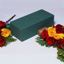 Three Green Floral Foam Blocks, Suitable For Both Fresh And Silk Flowers. The Size Is 8.86 Inches*4.13 Inches*2.76 Inches. They Are Ideal Materials For Floral Arrangements, Planting, And DIY Handicrafts. Gifts Birthday Graduation