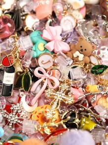 10/15/20/25/30/40/50 pezzi Tappi anti-polvere misti casuali (stile non ripetitivo), accessori per smartphone in lega/resina, ciondoli, piccole decorazioni, charm, cartoni animati, strass, nappe, 3D stereoscopici, gocce piatte di olio ecc. Vari colori, stili, motivi, forme, edizioni da collezione