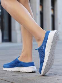 زوج من أحذية الرجال الرياضية الكاجوال القابلة للتنفس والانزلاق، خفيفة الوزن ومريحة (المقاس يميل للصغر، الرجاء طلب مقاس أكبر بمقدار واحد) - الأزرق - مشاهدة 5