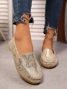 Fall/Winter New Plus Size Multi-Season Versatile Lightweight Soft Sole Flat Shoes, Comfortable Solid Color Slip-On With Metal Buckle Round Toe, Suitable For Vacation, Daily Commute, Hand-Stitched Lace Splice Snake Skin Pattern Casual Shoes For Women,Sneakers For Women