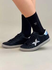 超纖軟皮小白鞋百搭休閒鞋女單鞋春款鞋底做舊星星板鞋