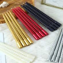 12 Stücke europäischer Stil Kerzenständer, elektroplattierte lange Kerzenhalter, Haushaltsbeleuchtung Kerzen, Hochzeitsbankett, westliche Restaurants, bunte rauchfreie Kerzen