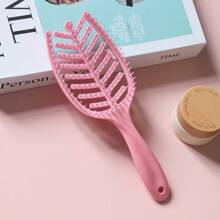 1 pièce Peigne de coiffure avec des côtes ajourées, peigne en nylon pour les moustiques, peigne carré à bascule, grand peigne incurvé. Convient pour démêler les cheveux et résoudre divers problèmes capillaires. Peut également être offert comme cadeau pour la mère, la petite amie, les amis ou le patron pour diverses occasions