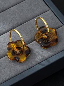 1 Pair Retro Resin Hollow Geometric Flower Earrings, Fashionable Minimalist Niche Cartoon Amber-Color Leopard Print & Clover Floral Drop Earrings, Suitable For Women Daily Wear And Party