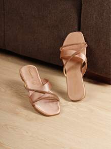 Paquete de dos pares de sandalia plana para dama, punta abierta, perfectas para cualquier ocasión. - Negro - Ver 2