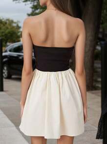 Women's Sexy Sleeveless One-Shoulder Sheath Pleated Dress, Black And White Splicing Model Cut, Fashion Slim High Waist Strapless Dress, Party Small Dress, Date Short Dresses