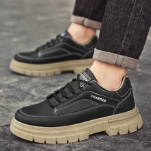 2025 Nowy projekt męskich codziennych skórzanych butów roboczych z niską cholewką, gruba podeszwa w stylu brytyjskim, podwyższone trampki