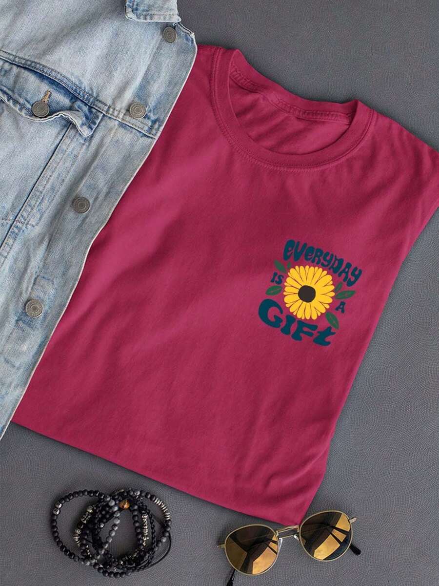 Camiseta de mujer con estampado "Cada día es un regalo"