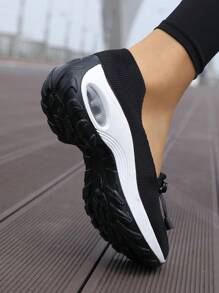 Women's Springtime Breathable Non-Slip Thick Sole Slip-On Sports Shoes, Fashionable Versatile Casual Black Sneakers - Black - View 3