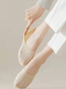 6 أزواج من الجوارب الخفيفة والأنيقة للنساء من الحرير الطبيعي مانعة للإنزلاق وخفية الظهور، صديقة للبشرة، قابلة للتنفس، مقاومة للروائح الكريهة، مريحة مع تأثير ماص للرطوبة، أنيقة ومترفة، مناسبة للسفر والحفلات والأعياد وعيد الحب والهدايا لزوجة وأم وابنة، للارتداء اليومي - متعدد الألوان - مشاهدة 7