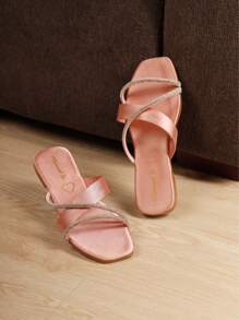 Paquete de dos pares de sandalia plana para dama, punta abierta, perfectas para cualquier ocasión. - Negro - Ver 2