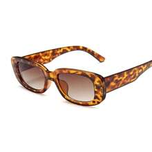 Lunettes de soleil carrées rétro petites, lunettes de soleil mode unisexe de style européen et américain pour la photographie de rue, protection UV